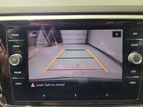 Used 2022 Volkswagen Atlas Cross Sport SE image 9