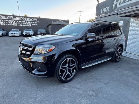 Used 2018 Mercedes-Benz GLS 550 4MATIC w/ Driver Assistance Package image 17