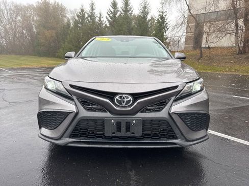 Used 2024 Toyota Camry SE image 2
