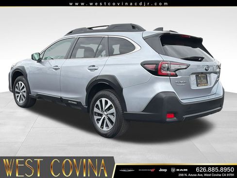 Used 2025 Subaru Outback Premium AWD/4WD image 5