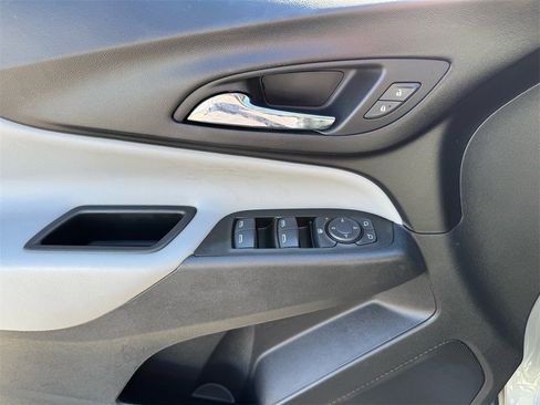 Used 2023 Chevrolet Equinox LT image 12