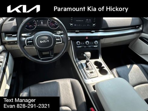 Used 2024 Kia Carnival LX FWD image 21