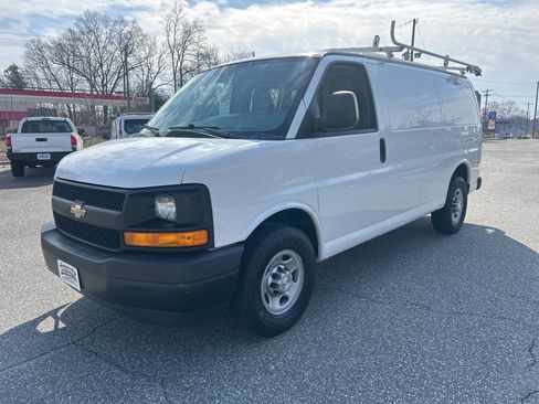 Used 2017 Chevrolet Express 2500 image 7