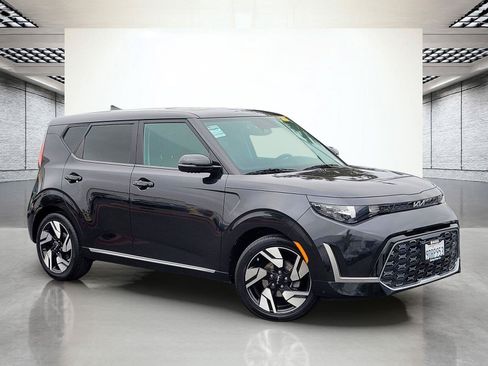Used 2023 Kia Soul GT-Line FWD image 2