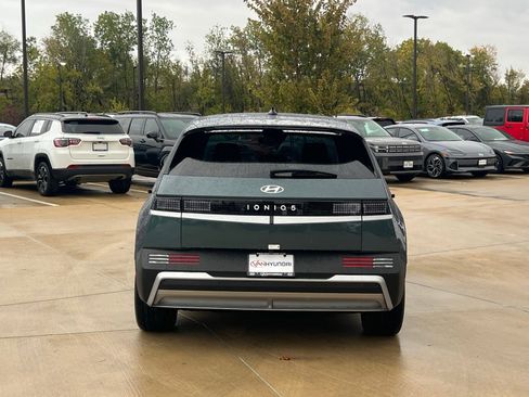 New 2026 Hyundai Ioniq 5 SE image 10
