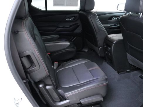 Used 2023 Chevrolet Traverse RS image 28