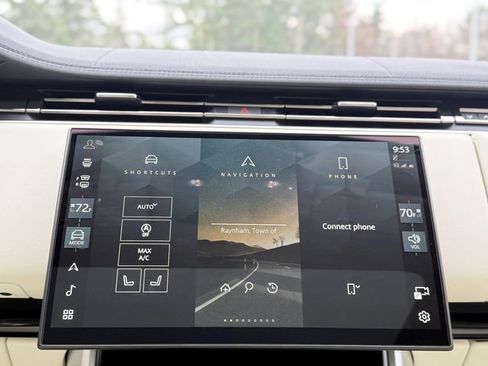 Used 2025 Land Rover Range Rover Long Wheelbase SE image 28