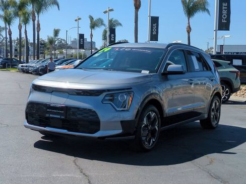 Certified 2024 Kia Niro Wind FWD image 7