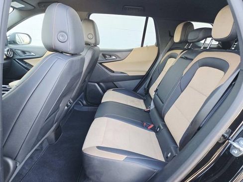 Used 2025 Chevrolet Equinox ACTIV w/ Safety and Technology Package image 9