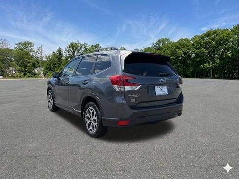Used 2023 Subaru Forester Premium AWD/4WD image 6