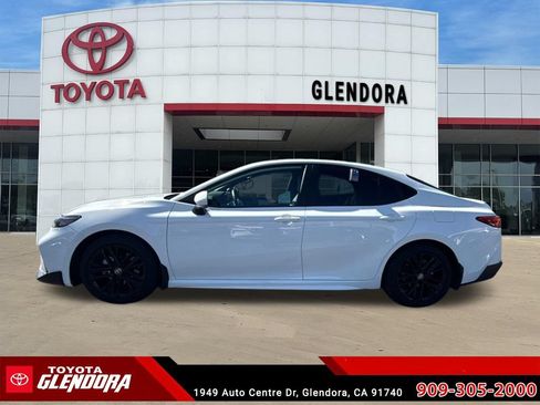 Used 2026 Toyota Camry SE w/ Multimedia Upgrade Package FWD image 6