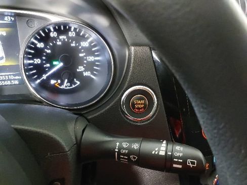 Used 2015 Nissan Rogue SV FWD image 24