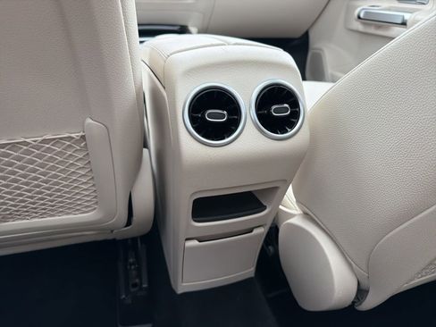 Used 2020 Mercedes-Benz GLB 250 4MATIC image 39