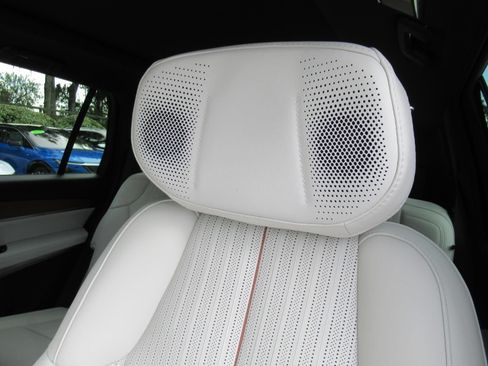 New 2027 Cadillac Vistiq Sport AWD/4WD image 22