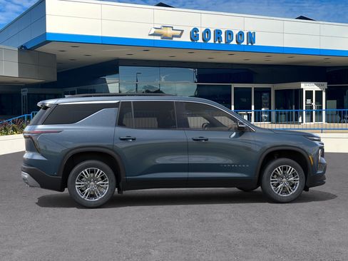 New 2026 Chevrolet Traverse LT w/ Driver Confidence Package FWD image 5