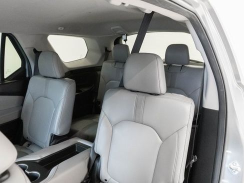 Used 2025 Honda Pilot EX-L image 18