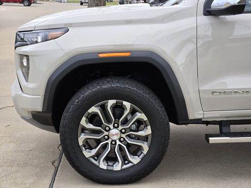 New 2026 GMC Canyon Denali image 7