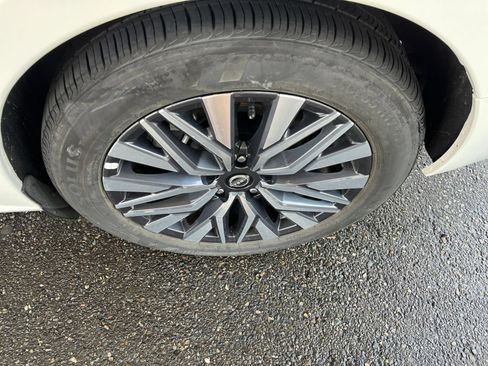 Used 2025 Nissan Altima 2.5 SV FWD image 30
