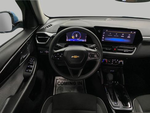 Used 2025 Chevrolet TrailBlazer LT w/ Driver Confidence Package FWD image 13