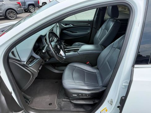 Used 2022 Buick Enclave Premium AWD/4WD image 11