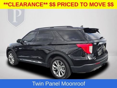 Used 2023 Ford Explorer XLT w/ Equipment Group 202A AWD/4WD image 11