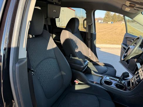 Used 2009 GMC Acadia SLE FWD image 26
