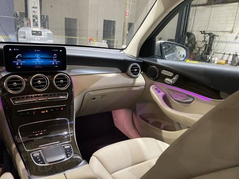 Certified 2022 Mercedes-Benz GLC 300 w/ Premium Package Lite image 4
