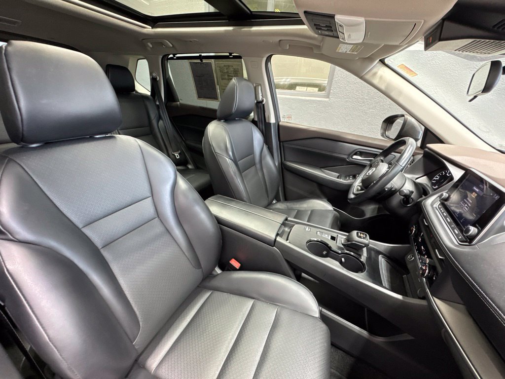 Used 2023 Nissan Rogue SV w/ SV Premium B Package FWD image 27