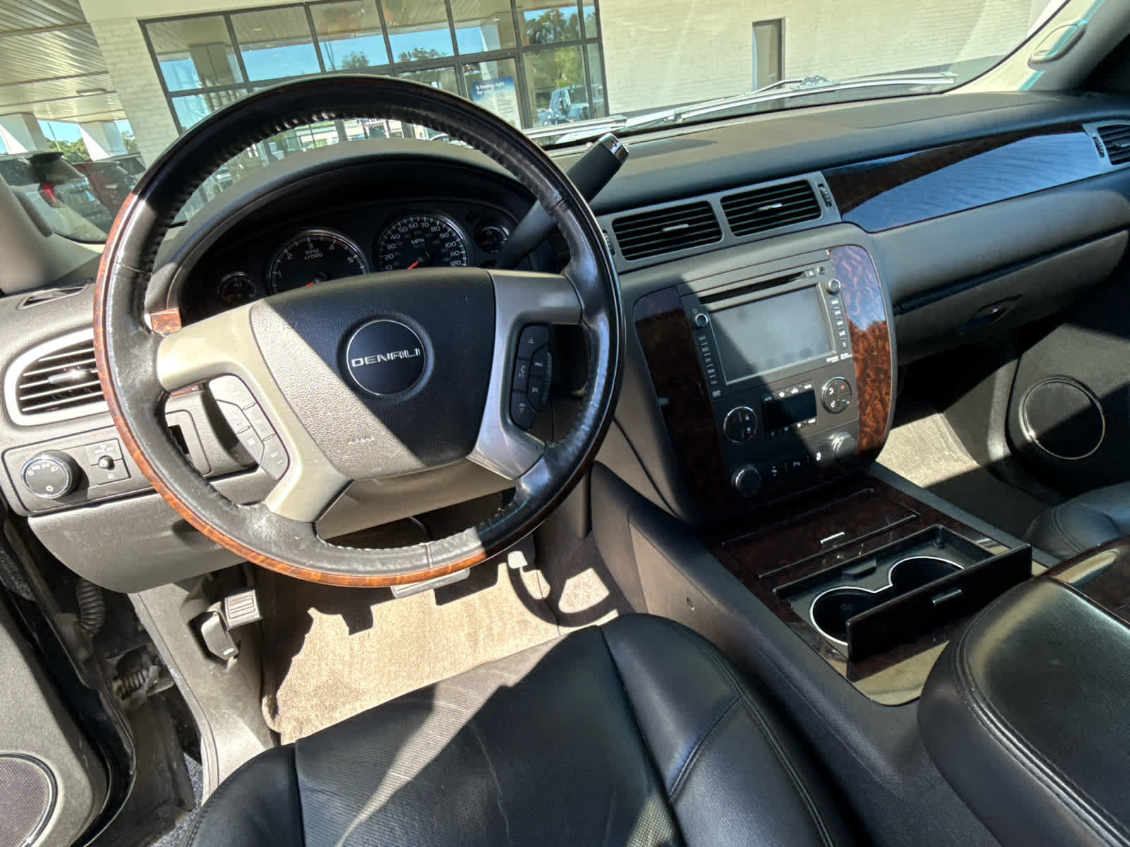 Used 2012 GMC Yukon Denali AWD/4WD image 5