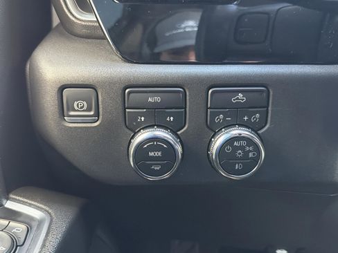 Used 2022 GMC Sierra 1500 Elevation image 15