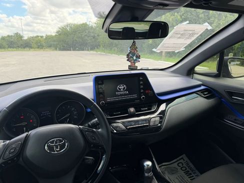 Used 2021 Toyota C-HR XLE FWD image 15