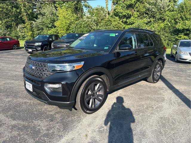 Certified 2024 Ford Explorer XLT w/ Equipment Group 202A AWD/4WD image 1
