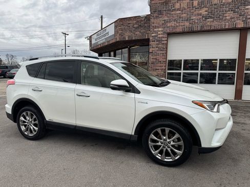 Used 2017 Toyota RAV4 Limited w/ Advanced Technology Package image 20