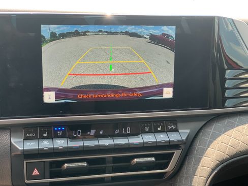 Used 2025 Toyota Camry XLE FWD image 23