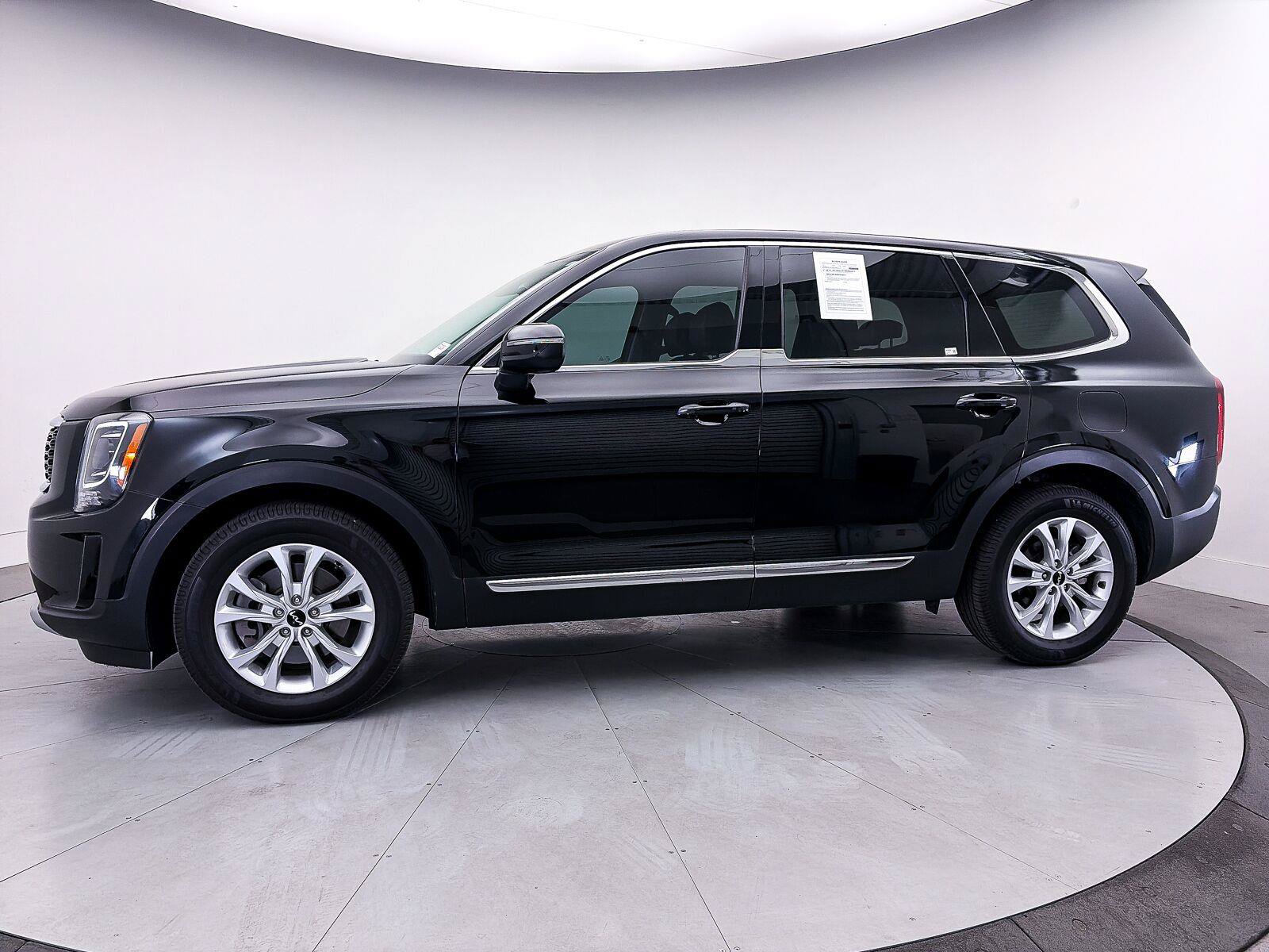 Used 2022 Kia Telluride LX FWD image 37