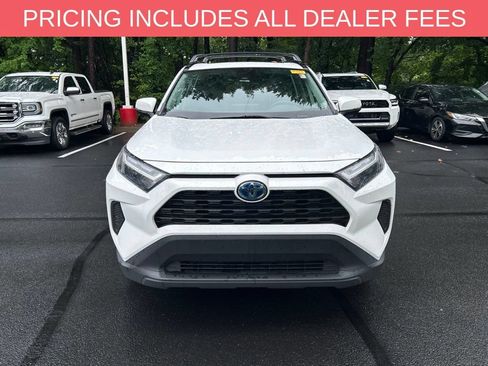 Used 2022 Toyota RAV4 XLE w/ Convenience Package AWD/4WD image 7
