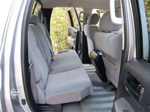 Used 2010 Toyota Tundra 4x4 Double Cab image 28