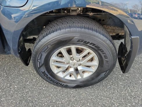 Used 2020 Nissan Frontier SV image 6