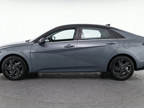 Used 2026 Hyundai Elantra Sport FWD image 7