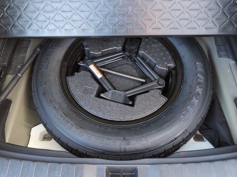 Used 2024 Toyota RAV4 Adventure image 30