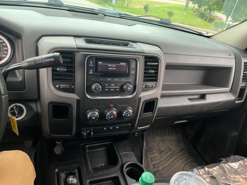 Used 2018 RAM 3500 Tradesman w/ Chrome Appearance Group AWD/4WD image 8