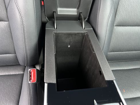 Used 2025 Chevrolet Equinox LT w/ Convenience Package II image 25