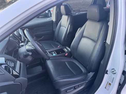 Certified 2024 Honda Odyssey Touring image 17