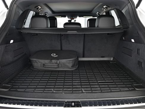 Certified 2025 Porsche Cayenne S AWD/4WD image 32