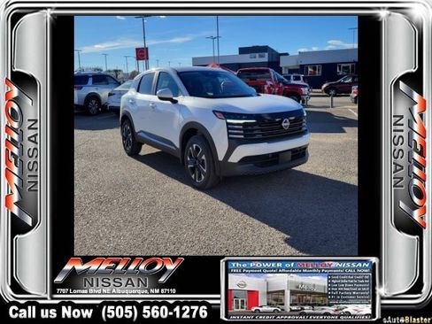 Used 2025 Nissan Kicks SV image 4