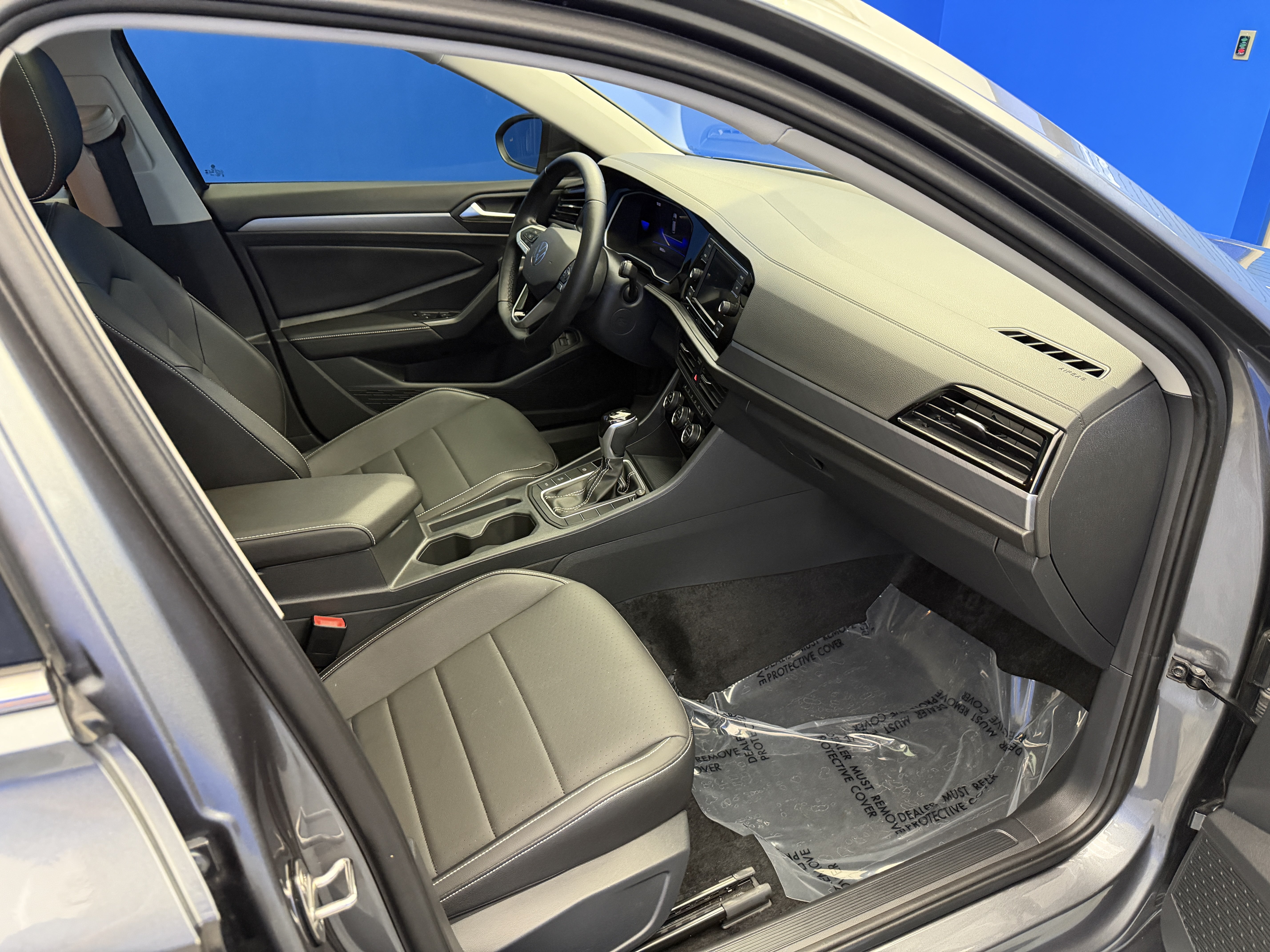 Used 2024 Volkswagen Jetta SE w/ Panoramic Sunroof Package FWD image 24