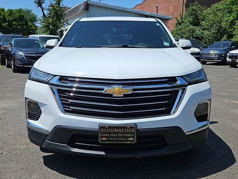 Certified 2023 Chevrolet Traverse LT FWD image 2