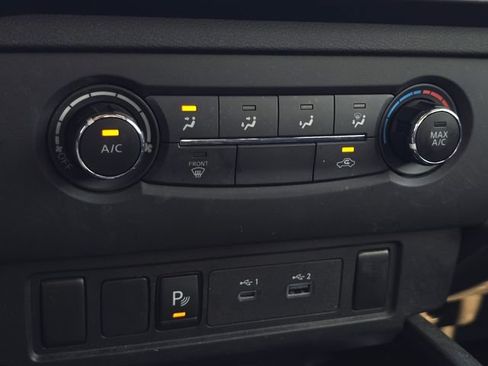 Used 2025 Nissan Frontier SV AWD/4WD image 19