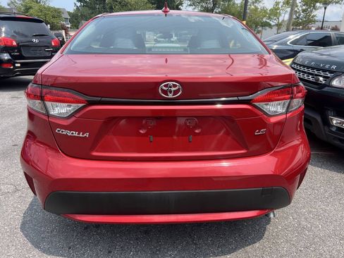 Used 2020 Toyota Corolla LE FWD image 5