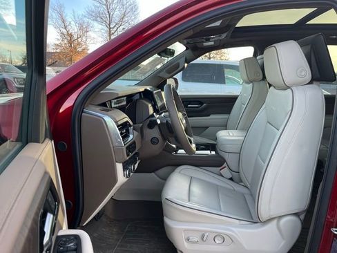 Used 2025 GMC Yukon Denali w/ Denali Reserve Package image 15